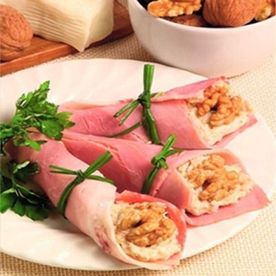 Cornetti di prosciutto alle noci